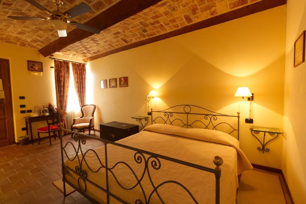 Foresteria Ristorante Conti Roero Monticello d'Alba Dış mekan fotoğraf