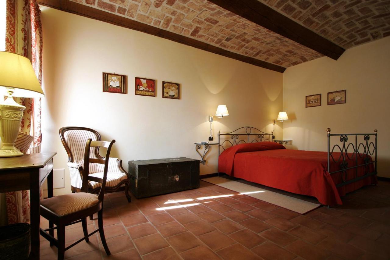 Foresteria Ristorante Conti Roero Monticello d'Alba Dış mekan fotoğraf