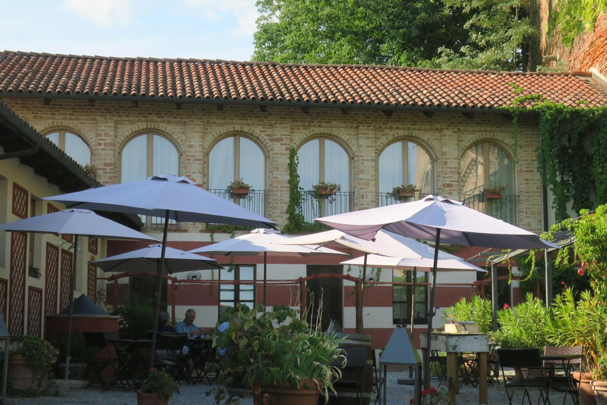 Foresteria Ristorante Conti Roero Monticello d'Alba Dış mekan fotoğraf